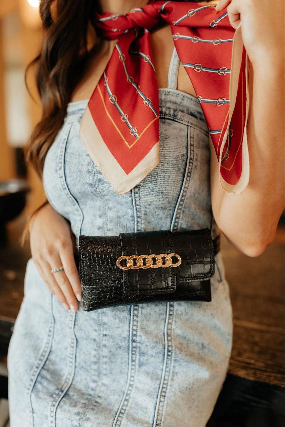 Wide Clutch Ring Chain Belt Bag